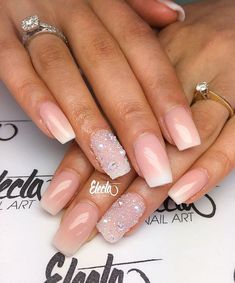 http://www.beadshop.com.br/bijoux-e-acessorios/acessorios-unhas/d90094?utm_source=pinterest&utm_medium=pint&partner=pin13 Ombre Nails With Pearls, Wedding Nails For Bride Coffin, Blinged Nails, French Manicure Short Nails, Nails With Pearls, Coffin Ombre, Wedding Nails For Bride Acrylic, Gel French Manicure