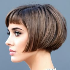 Ear Length Bob Back View, French Bob Back View, Super Short Bob With Bangs, Back View Of Bob Hairstyles, Micro Pony, Bob Haircut Back View, Clara Alonso, New Hair Ideas, Layered Bob Short