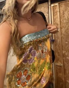 Modern Boho Chic Outfits, Sequin Aesthetic, Sequin Tube Top, Floral Tube Top, Unique Womens Fashion, Skandinavian Fashion, Mode Inspo, Going Out Outfits, Blow Your Mind