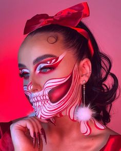 ＪＥＮ ＳＥＲＥＮ on Instagram: "ℭ𝔞𝔫𝔡𝔶 ℭ𝔞𝔫𝔢 𝔖𝔨𝔲𝔩𝔩 ❤️💀 Inspired by @caradowntonn @colecarriganwho @jananiselvaradj BROWS @pinkhoneyuk Original Brow Soap & Wonder Whip Pencil (code PINKJS10) EYES @plouise_makeup_academy Rewhite & Flamin Firecracker cosmetic paints (code jennseren10) @kvdbeauty Everlasting Hyperlight Liquid Lipstick shade Cobra Lily @__dollbeauty_ Coco Lashes BASE @kvdbeauty Good Apple Foundation @hudabeautyshop Faux Filter Concealer @toofaced Born This Way Translucent Loose P Christmas Gone Wrong Makeup, Winter Sfx Makeup, Christmas Skull Makeup, Horror Christmas Makeup, Candy Cane Makeup Ideas, Christmas Horror Makeup, Christmas Creative Makeup, Christmas Sfx Makeup, Goth Christmas Makeup