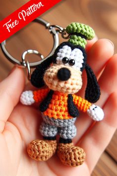 Crocht Goofy Keychain Amigurumi Crochet Doll Keychain Free Pattern, Crochet Disney Keychain Free Pattern, Goofy Crochet, Disney Crochet Patterns Free, Crochet Keychain Free Pattern, Crochet 90s, Crocheted Keychains, Crochet Keyring Free Pattern, Crochet Characters