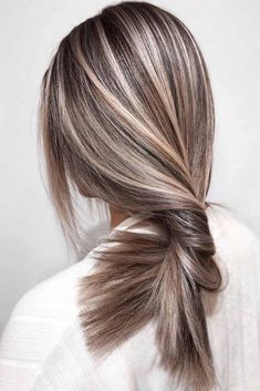 Mushroom Blonde Hair Guide: Master the Art of Sleek Transitions ★ Mushroom Blonde Hair, Brown Hair Colors With Blonde, Hair Colors With Blonde, Rich Girl Hair, Mushroom Blonde, Mushroom Hair, Highlights For Brunettes, Summer Hair Highlights, Balayage Blonde