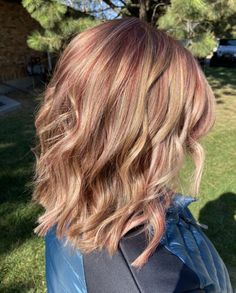 Blonde With Red And Brown Lowlights, Strawberry Blonde Hair With Blonde Highlights, Brownish Red Hair With Blonde Highlights, Dimensional Strawberry Blonde, Red And Blonde Hair Color, Brownish Red Hair, Golden Highlights Brown Hair, Posh Hair, Red Hair With Blonde Highlights