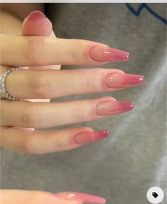 Punk Ombre Nails, Nail Aethstetic, Quince Nails Medium Length, Nude To Pink Ombre Nails, Degrade Nails Ombre, Ombre Nails Designs Ideas, Nails Degrade Colores, Ombre French Nails Color, Colored Ombre Nails