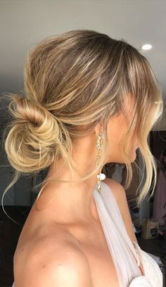 Low Bun Wedding Hair, Bridemaids Hairstyles, Classic Wedding Hair, Chignon Hair