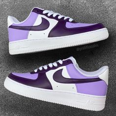 Hand-painted custom dark purple/lilac tone AF1. Painted with water-resistant and non-cracking leather paint, on an all-white authentic Air Force 1. Every shoe used is 100% authentic. Sizing details Air Force 1's run big, so we recommend that customers choose a half size down from their usual size. Mode Purple, Nike Shoes Women Fashion, Nike Shoes Air Force, Purple Tone, Nike Shoes Girls, Nike Fashion Shoes, Preppy Shoes, Pretty Shoes Sneakers, All Nike Shoes