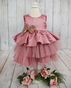 ♥️ Dusty Pink baby dress - perfect for First Birthday, photo shoots.... and any other special occasion, wedding, flower girl... ♥️ First Birthday Satin and Lace Dress, Photoshoot Dress  ♥️ Materials - Satin, Cotton lining, Sequin Bows ♥️ Very comfortable for a baby - available for 9-12 months 1st Birthday Outfit Girl, Pink Baby Dress, First Birthday Dress, Gala Dress, Dress Photoshoot, 1st Birthday Outfit, First Birthday Dresses, 1st Birthday Outfits, Photoshoot Dress