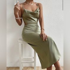 Shein Green Midi Dress, Never Worn Backless Green Dress, Aesthetic Green Dress, Mint Dresses, Satin Cami Dress, Mint Green Dress, Business Formal Dress, Coachella Dress, Formal Dresses Gowns, Elegante Casual