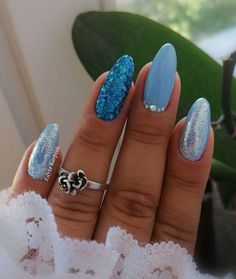 Blue And Silver Nails, Blue Glitter Nails, Beauty Nails Design, Trendy Nail Art, Nail Designs Glitter, Glitter Nail Art, Funky Nails, Pretty Acrylic Nails