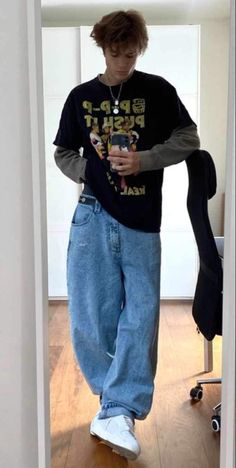 90s Fashion Outfits Men Grunge Style, Jnco Jeans Outfit, Long Sleeves Outfit Men, Indie Outfits Men, Long Sleeve Shirt Outfits, Jeans Outfit Men, Clothes Plus Size, Shirt Outfit Men