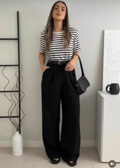 Casual Slacks Outfit, Casual Work Outfits Women, Looks Party, Minimal Outfit, Stylish Work Outfits, Casual Work Outfits