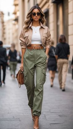 Cargo Pants Outfits, Milky Nails, Fashion Blogger Style, Pants Outfits, Trendy Fall Outfits, Fall Fashion Trends, Style Mistakes, Outfits Casuales, Pants Outfit