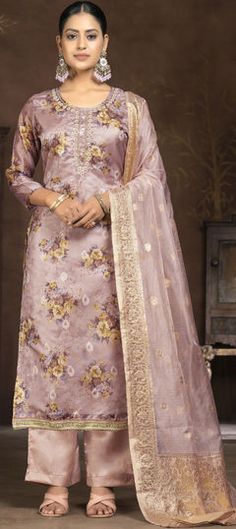 Pink and Majenta color Salwar Kameez in Organza Silk fabric with Digital Print, Floral, Stone, Thread work Heavy Salwar Suit, Celana Fashion, Suit Collection, Hip Dress, Thread Work, Maroon Color, Viscose Fabric, Wearing Red, Jacquard Fabric