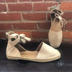 Women’s Beige Flat Espadrilles, Velvety Faux Suede Upper, Padded Insoles, Jute-Wrapped Footbed W/Metallic Thread Accent, Adjustable Ankle Strap Ties And Back Zip. Nw/Ot, Size 9 Adjustable Lace-up Espadrilles For Spring, Casual Wrapped Heel Ankle Tie Sandals, Casual Ankle Tie Sandals With Wrapped Heel, Casual Ankle-tie Sandals With Wrapped Heel, Natural Round Toe Flats For Spring, Natural Color Round Toe Flats For Spring, Casual Espadrilles With Wrapped Heel For Spring, Spring Casual Espadrilles With Wrapped Heel, Casual Spring Espadrilles With Wrapped Heel