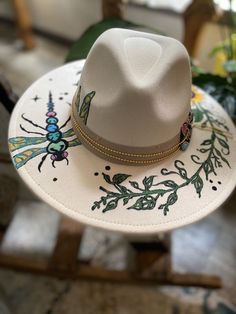 Hand Painted Fedora For Country Events With Short Brim, Hand Painted Fedora For Country Events With Flat Brim, Hand Painted Adjustable Fedora For Country Events, Hand Painted Fedora With Flat Brim For Country Events, Custom Fedora Hat, Artisan Hand-painted Fedora For Festivals, Custom Fedora, Fedora Hats For Women, Western Festival