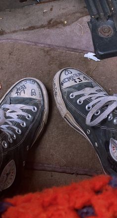 Grunge Converse, Drawing On Converse Grunge, Custom Converse Grunge, Old Black Converse Aesthetic, Old Converse Aesthetic Grunge, Chuck Taylor Sneakers, Converse Sneaker