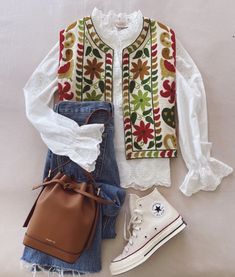 Cooler Weather Outfits, Outfits For Ladies, Trendy Outfit Inspo, Look Boho Chic, Outfit Primavera, Fit Ideas, A Plane, Alternative Outfits, Holiday Deals