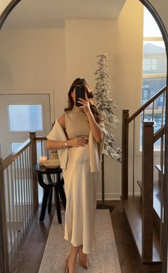 Beige Pregnant Outfit, Pregnant Women Work Outfits, Maternity Slip Skirt Outfit, Pregnant Mirror Pic, Holiday Outfits Pregnant, Gender Reveal Winter Outfit, Christmas Outfit Pregnant Women, Julia Berolzheimer Pregnancy Style, Christmas Outfit For Pregnant Women