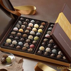 Godiva Truffles, Kue Macaroon, Patisserie Fine, Truffle Gift, Truffle Boxes, Godiva Chocolate, Chocolate Sweets