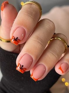 cute pumpkin nails: orange French tips Cute Halloween Nails Pumpkins, Pumpkin Nails Square, Short Pumpkin Nails, Gel Nail Designs For Fall Autumn, Fall Nail Designs Pumpkin, Pumpkin Patch Nails, Nails Pumpkin Design, Fall Nails Pumpkin Design, Pumpkin Acrylic Nails