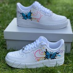 - Brand new with box - Hand-painted with Angelus Leather Paints - Worldwide shipment.  - All customs are waterproof  scratch resistant. - Simply select your correct size!!! Nike Shoes Women Fashion, Butterfly Shoes, Custom Af1, Custom Shoes Diy, Nike Shoes Air Force, Air Force 1s, Nike Fashion Shoes, Preppy Shoes, Pretty Shoes Sneakers