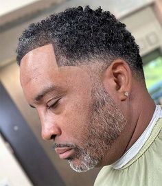 Short Curls with Temp Fade and Line Up Black Males Hairstyles, Men Tapered Haircut, Grey Hair Black Man, Senior Hairstyles, Salt And Pepper Hair Color, Pepper Hair Color, Faded Beard, Fine Haircuts, Salt And Pepper Beard