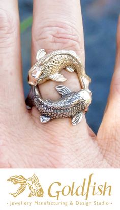 Fish Ring, Carpe Koi, All That Glitters Is Gold, Ring Tattoos, Big Jewelry, Carved Ring, Metal Clay Jewelry, Mermaid Jewelry, Jewelry Tattoo