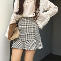 Size (CM) Waist Circumference Hips Skirt Length S 64 82 42 M 67 85 43 L 70 88 44 Soft Photoshoot, Korean Skirt, Korean Shorts, Ruffle Bodycon, Shorts Outfits Women, Short Women Fashion, Fishtail Skirt, Shorts Outfits, Retro Mode