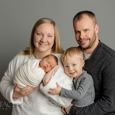 Big Brother And Newborn Sister Photos, Newborn Big Brother Photography, Newborn Photoshoot With Big Brother, Newborn With Brother Photography, Newborn Session With Older Siblings, Newborn Baby Photoshoot, Columbus Ohio, Photographing Babies, Newborn Pictures