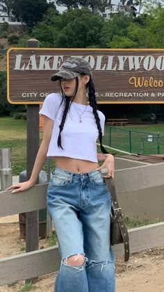 Pose Mode, Edit Capcut, Casual Chic Outfits, Korean Girl Fashion, Trendy Fashion Outfits, Easy Trendy Outfits, Casual Chic Outfit, Looks Chic, How To Pose