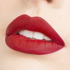 Lips With Lipstick, Maquillage Kylie Jenner, Fall Lipstick, Jouer Cosmetics, Kissable Lips