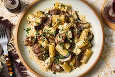 Rigatoni with Sirloin and Gorgonzola Sauce Vegetable Rigatoni Recipes, Vegetarian Mushroom Pasta Recipes, Summer Mushroom Recipes, Mushroom Garlic Pasta, Mushroom Ravioli Sauce, Mushroom Rigatoni, Mushroom Dinner, Best Mushroom Recipe, Pancetta Recipes