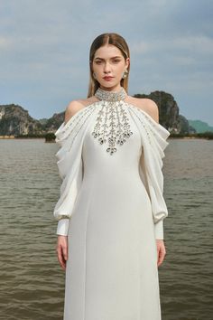 Elegant Mini Dress For Banquet, Elegant Embellished Wedding Mini Dress, Elegant Embellished Mini Dress For Wedding, Elegant White Mini Dress For Banquet, Chic Embellished Dress For Banquet, Luxury White Dress For Banquet, Luxury White Dress For Banquets, Elegant White Dresses For Banquet, Elegant White Embellished Evening Dress