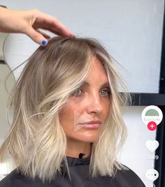 Rooted Blonde Balayage Short Hair, Short Hair Platinum Balayage, Creamy Blonde Balayage Short Hair, Blond Root Smudge, Short Blonde With Lowlights, Blonde Collar Bone Length Hair Straight, Stassi Hair, Fall Blonde Bob, Half Head Foils Blonde