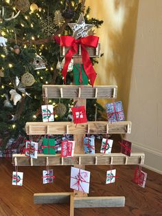 a christmas tree made out of wooden pallets