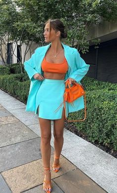 Office Looks com cara de Primavera Casual Work Outfits Women, Color Combos Outfit, Color Blocking Outfits, Casual Work Outfits, Work Outfits Women, Colourful Outfits, Mode Inspiration, Looks Vintage, Look Fashion