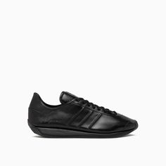 Adidas Country Sneakers Adidas Country, Designer Sportswear, Versace Shop, Activewear Brands, Gorgeous Bags, Personalized Accessories, Luxury Retail, Manolo Blahnik, Bridal Shoes