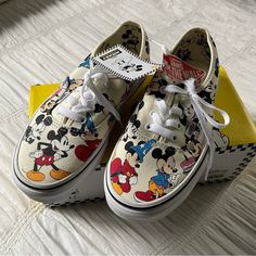 Brand New Disney X Vans 90th Anniversary Shoes. Size 5 Women Shoes Disney, Special Shoes, Disney Vans, Disney Character, Womens Vans, Vans Shoes, Woman Colour, Cream White, Shoe Bag