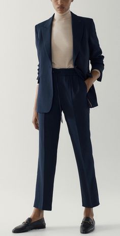 Suits For Women Business Professional, Navy Blue Blazer Formal Outfit Women, Navy Suit Women Business, Navy Blue Women Suit Outfit, Navy Blue Pantsuit Women, Navy Blue Suit Outfits Women, Womens Pantsuit Business, Women Navy Suit, Navy Womens Suit