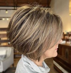 Short Stacked Bob Beige Blonde Hair Color, Mocha Color Hair, Platinum Hair Color, Mocha Hair, Warm Hair Color, Grey Blonde Hair, Chestnut Hair, Bold Hair Color, Hot Hair Colors