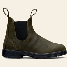 The Original #500, now in supple suede. Legendary Blundstone comfort meets ultra-soft water-resistant suede. One slight change makes a world of difference. Mens Suede Boots, Womens Casual Boots, Womens Suede Boots, Blundstone Boots, Mens Boots Casual, Side Zip Boots, Suede Leather Boots, Pull On Boots, Boots Fall