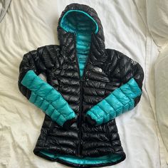 Only Tried On, So Warm And Such A Flattering Fit. No Flaws, Goose Down 90% Down 10% Feathers North Face Puffer Jacket, The North Face Jackets, North Face Jackets, North Face Jacket, Puffer Jacket, North Face, Feathers, The North Face, Puffer