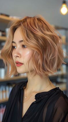 Sweet as Strawberries: 25 Inspiring Strawberry Blonde Hair Ideas for 2024 Strawberry Blonde Balyage, Lob Inspiration, Summer Hair Colour, Strawberry Blonde Hair Ideas, Strawberry Blonde Bob, Trendy Hair Color Ideas, Blonde Ideas