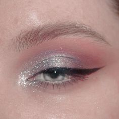 Irredescent Eye Makeup, Gliterry Eye Makeup, Glittery Prom Makeup, Silver And Pink Makeup, Glittery Eyeshadow Looks, Space Themed Makeup, Ethereal Eye Makeup, Euphoria Aesthetic Outfits, Glitter Eye Makeup Looks