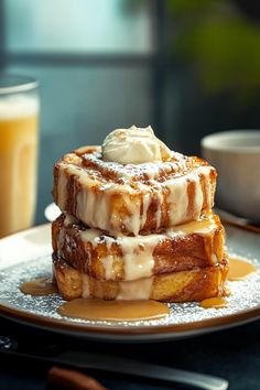 Cinnamon Roll French Toast Salted Caramel French Toast, Cinnamon Bun Breakfast, Cinnamon Toast Pancakes, Christmas Morning Breakfast Aesthetic, Winter Brunch Food, French Toast Bake Quick, Leftover Cinnamon Rolls, Cinnamon Roll Topping, Christmas French Toast