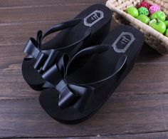 Highlight with bowknot online, this wedge flip flops is so cute and fashion. Material: Composition Leather & EVAColor: BlackHeel-height: 6.5CMPlatform: 3cm4 sizes for selection: 36, 37, 38, 39 (EU)EU 36 ( US 5, AU 5 , UK 3 )EU 37 ( US 6, AU 6 , UK 4 )EU 38 ( US 7, AU 7 , UK 5 )EU 39 ( US 8, AU 8 , UK 6)High Quality, Fashionable & Comfortable!This Shoes is very fashion and popular!This is very popular design, we believe you will love it very much!Size: Compare the detail sizes with yours, when yo Casual Summer Flip Flops With Bow, Black Bow Sandals For Summer, Summer Beach Flip Flops With Bow, Summer Bow Flip Flops With Open Toe, Tie Sandals, Hip Clothes, Platform Flip Flops, Wedge Flip Flops, Cute Spring Outfits