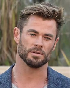 Alt Haircuts, Chris Hemsworth Hair, Haircuts Medium, Mohawk Hairstyles Men, Beard Game