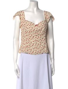 Reformation BlouseNeutralsFloral PrintRuffle EmbellishmentShort Sleeve with V-NeckConcealed Zip Closure at BackFit:Tops by Reformation typically fit small, consider taking a size up. Feminine Fitted Short Sleeve Top For Summer, Square Neckline Blouse, V Neck Blouse, Accessories Jacket, Outerwear Sweater, Shirt Accessories, Shoulder Sweater, Hoodie Dress, Casual Jeans