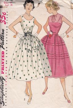 "Vintage 50's Simplicity 4342 sewing pattern. Envelope is in poor condition with pattern uncut. Ladies full skirt dress with either scoop neckline or sheer bodice. Size 11 Bust 29\" Waist 24 1/2\" Hips 32\" 2.0" 1950s Housewife Fashion, 50s Patterns, Simplicity Dress, Cute Sewing Projects, Bangs With Medium Hair, Full Skirt Dress, Pin Up Dresses, Vintage Mode, Vestidos Vintage