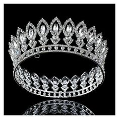 Headdress crown party banquet birthday wedding is not only suitable for weddings, but also for banquets and parties and other occasions. The perfect shiny jewelry decoration for wedding or engagement will give you an unforgettable moment. Our crown is the style of Princess Balot, and the crown is made of alloy material, which makes you look noble and adds to your charm. The decoration is elegant and exquisite, attracting the eye, becoming a shining star, making you more eye-catching at the weddi Crown For Queen, Headdress Crown, Star Making, Tiara Silver, Pearl Crown, Tiara Headpieces, Crown Party, Shiny Jewelry, Bride Tiara